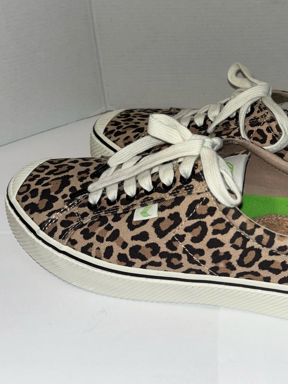 Cariuma OCA Low Canvas Sneakers Leopard Print Unisex Women's Size 10 Men's 8.5 - Picture 8 of 16